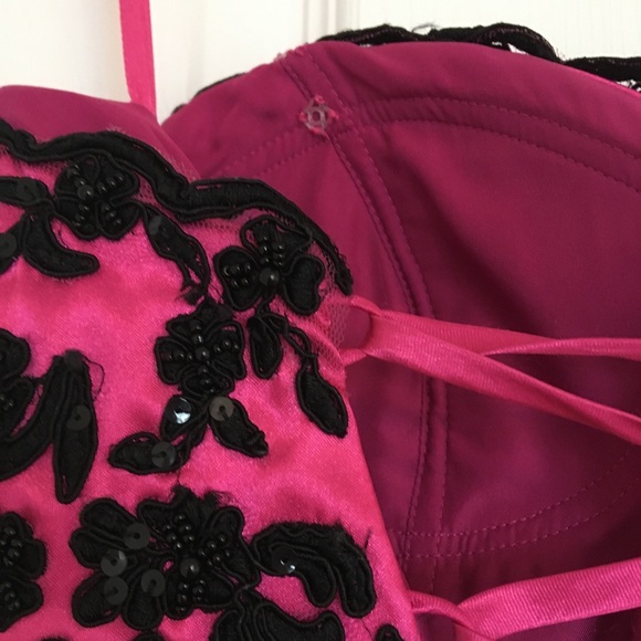 Appliqué Hot Pink Mermaid Gown, Sz 4 - Picture 9 of 16